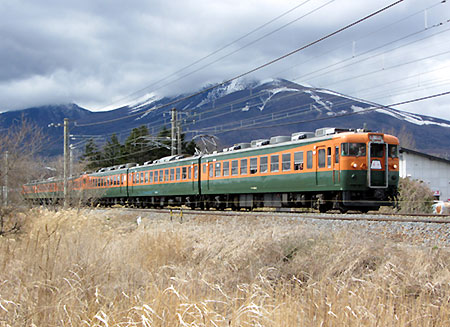 しなの鉄道 国鉄急行形車両１６９系引退: レールブログ