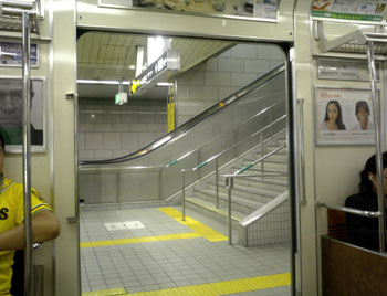 060929_nishiumeda.jpg