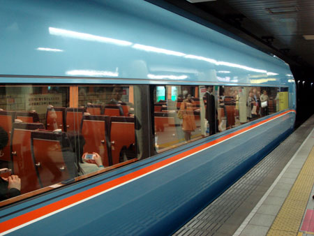 080404_小田急MSE60000形・大手町駅にて