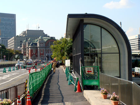 081009_なにわ橋駅地上
