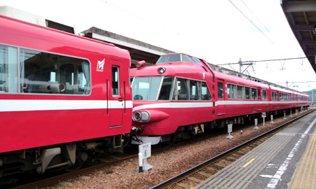 090711_7000系パノラマカー・内海駅