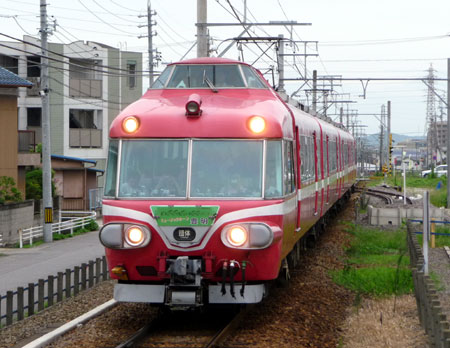090809_7000系パノラマカー・桜町前駅