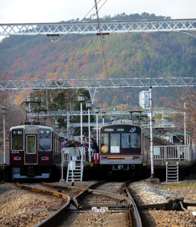 091206_嵐山駅・8300系・66系
