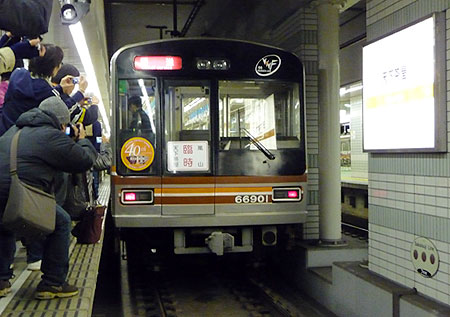 091206_臨時直通列車回送・天下茶屋駅