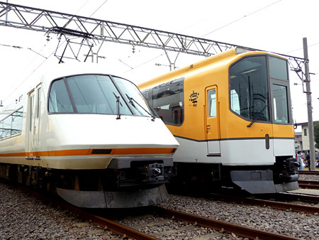 101113_きんてつ鉄道まつり2010・アーバンライナーplus・楽