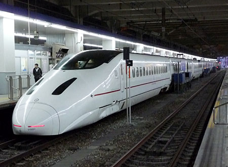 110312_博多駅・到着一番列車・800系
